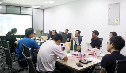 即墨區委常委、副區長鞠朝友調研前海創投孵化器 助推企業項目高質量發展